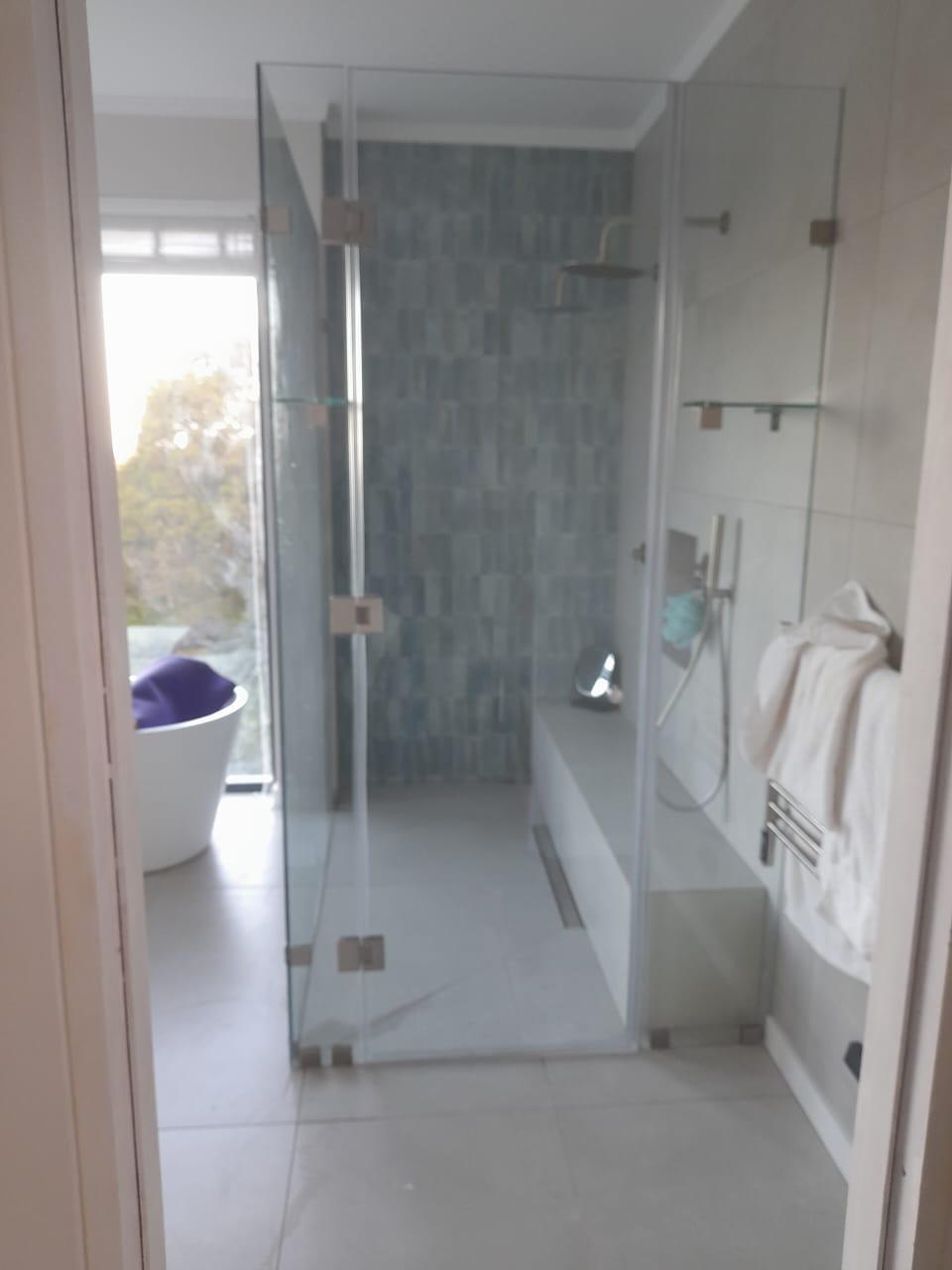 Showers, Baths & Vanities