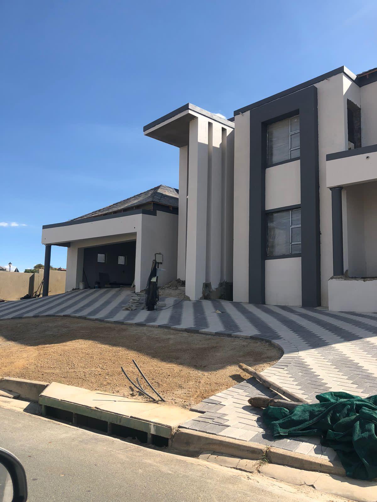 Family Homes & Estates